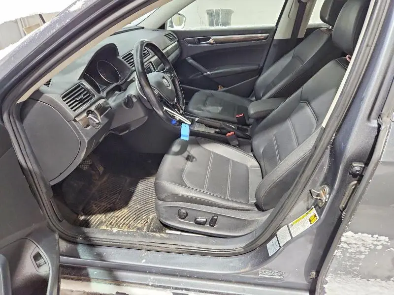 2018 VOLKSWAGEN PASSAT SE  