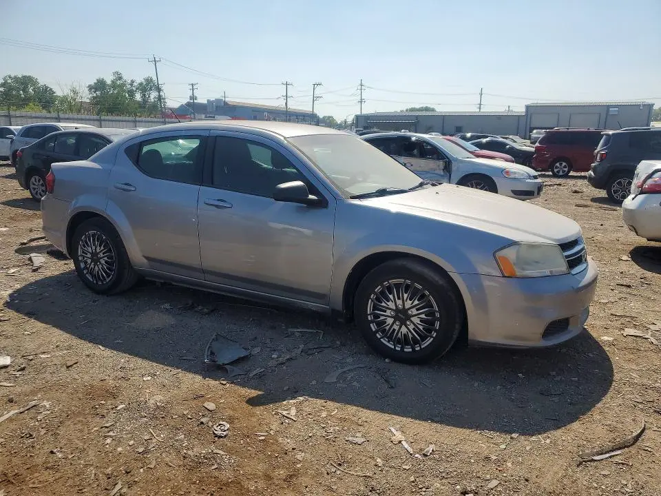 2013 DODGE AVENGER SE  