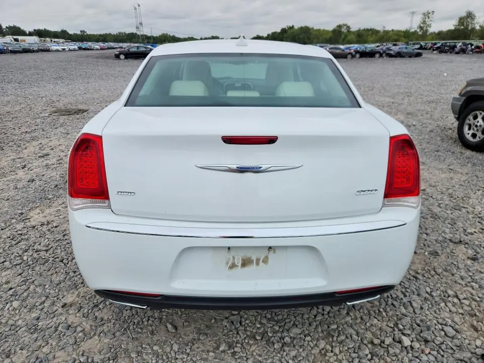 2017 CHRYSLER 300 LIMITED  