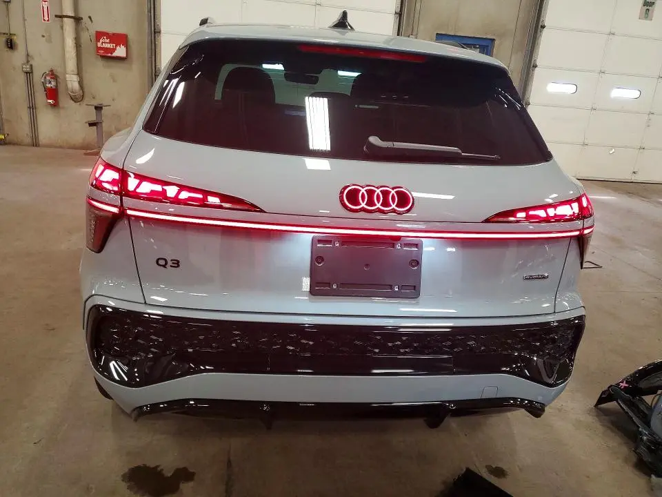 2026 AUDI Q3 S-LINE  
