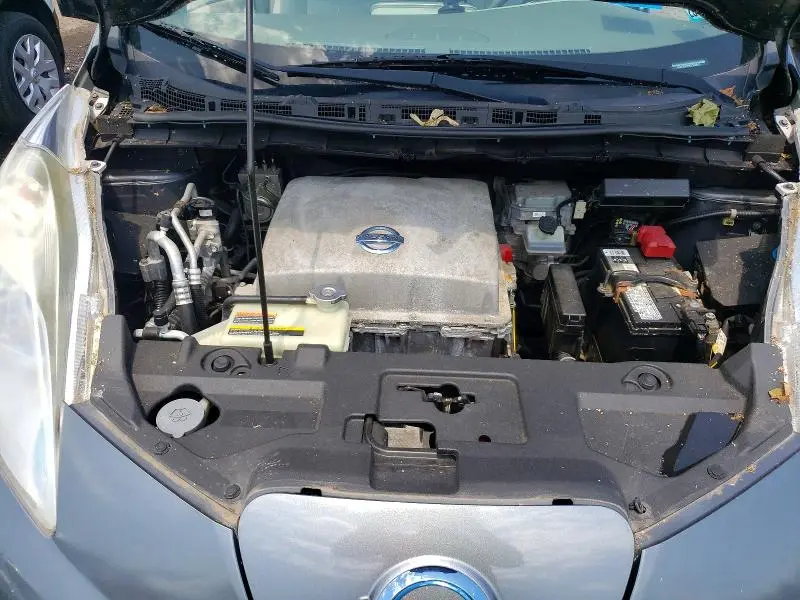 2014 NISSAN LEAF SV  