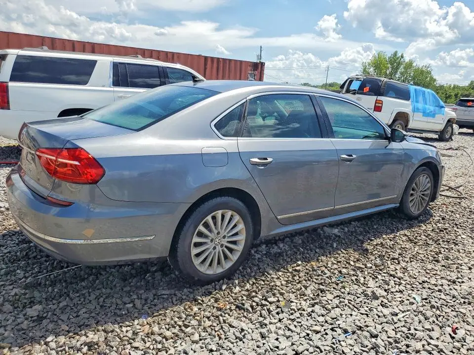 2016 VOLKSWAGEN PASSAT SE  