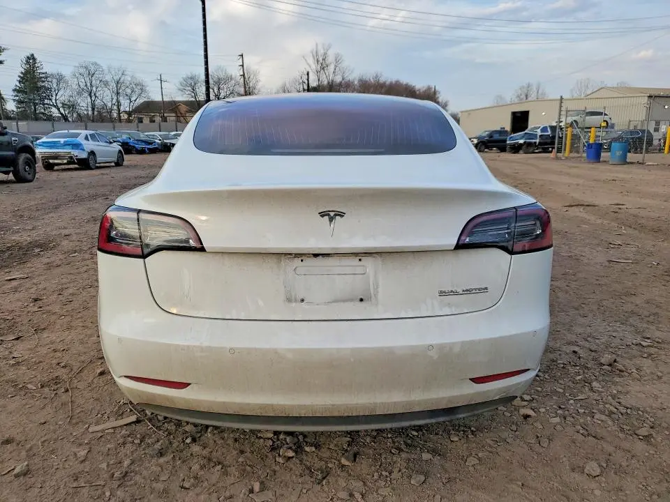 2018 TESLA MODEL 3   