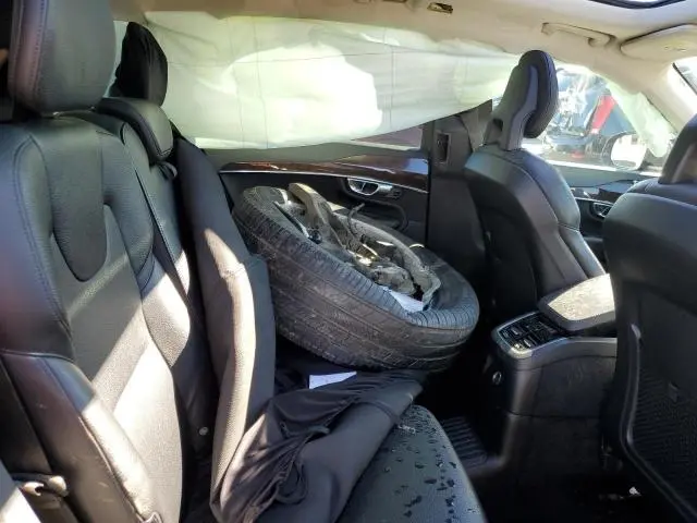 2016 VOLVO XC90 T8