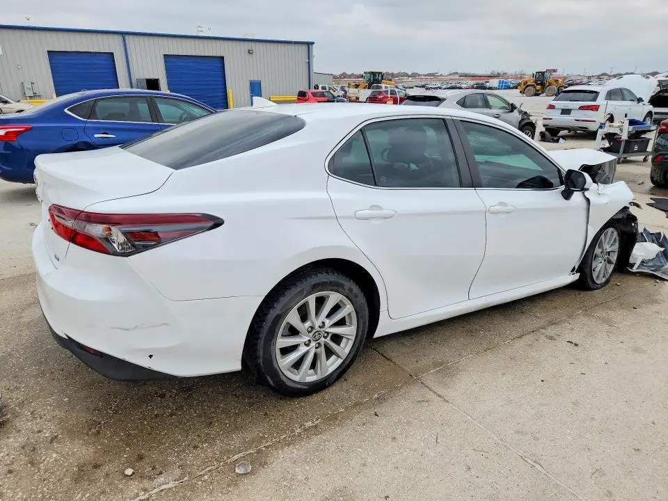 2021 TOYOTA CAMRY LE  