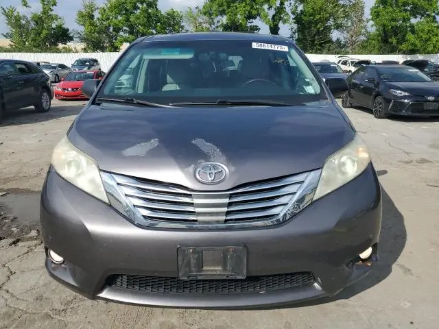 2011 TOYOTA SIENNA XLE  