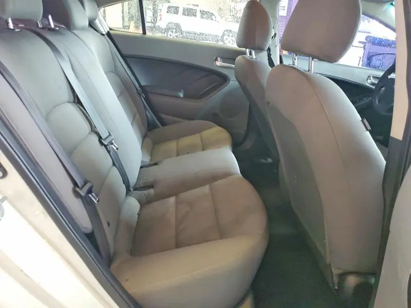 2017 KIA FORTE LX  