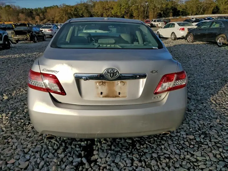 2010 TOYOTA CAMRY SE  