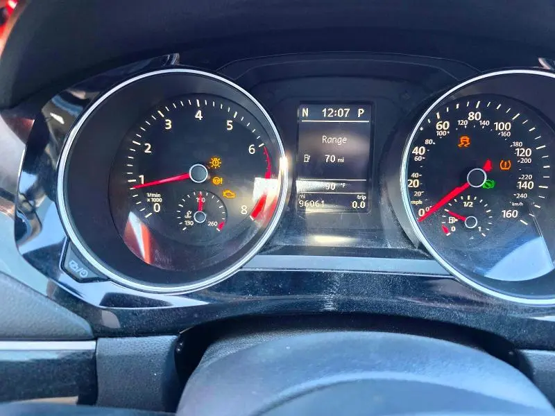 2017 VOLKSWAGEN JETTA SEL  