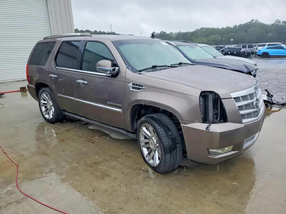 2011 CADILLAC ESCALADE PLATINUM  