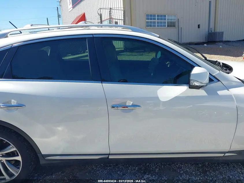 2016 INFINITI QX50  