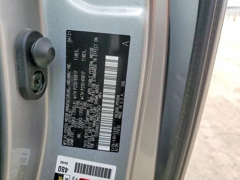 2021 TOYOTA SIENNA XLE  
