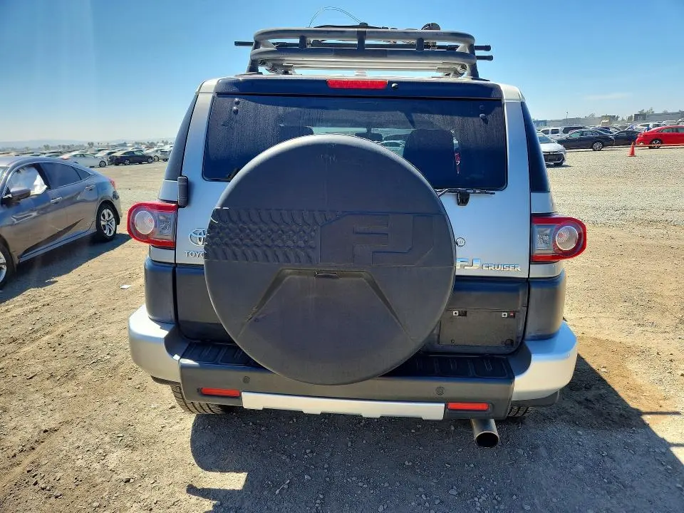 2012 TOYOTA FJ CRUISER BASE  