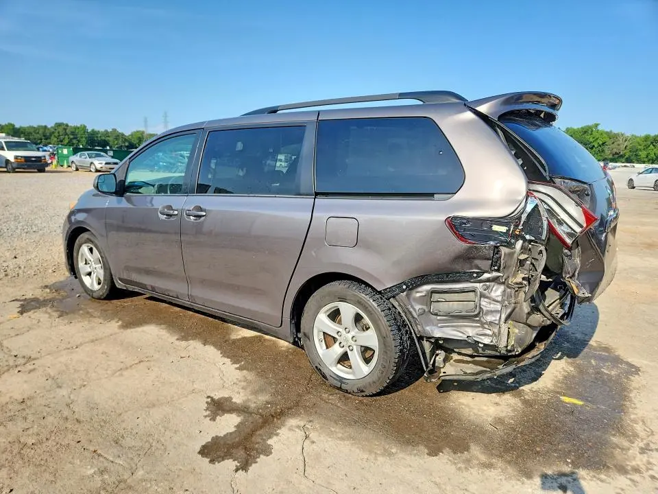 2015 TOYOTA SIENNA LE  