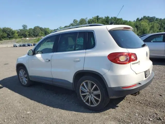 2011 VOLKSWAGEN TIGUAN S  