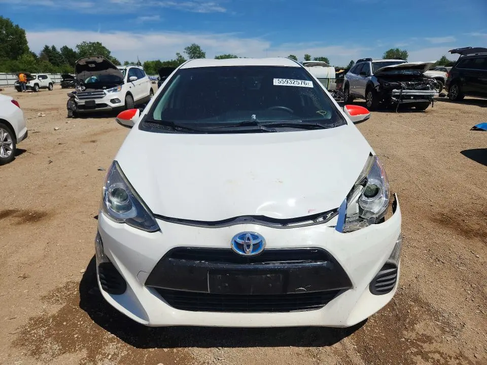 2016 TOYOTA PRIUS C THREE  