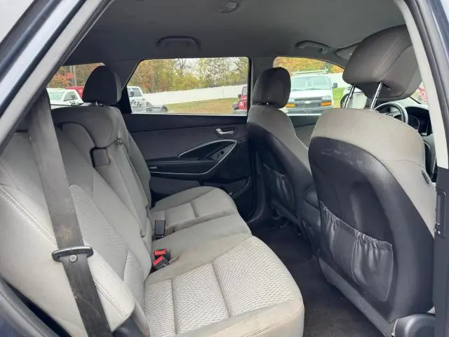 2017 HYUNDAI SANTA FE SE  