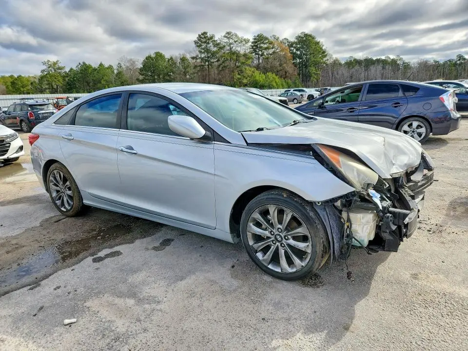 2011 HYUNDAI SONATA SE  