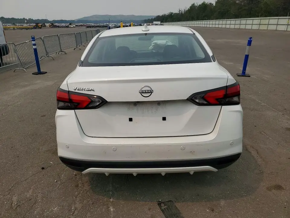 2025 NISSAN VERSA SV  