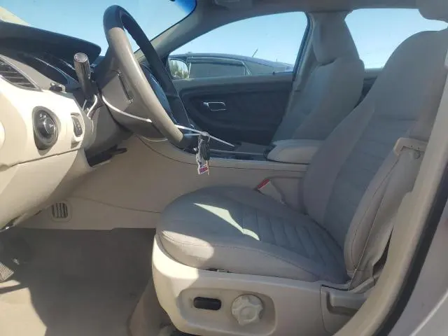 2011 FORD TAURUS SE  