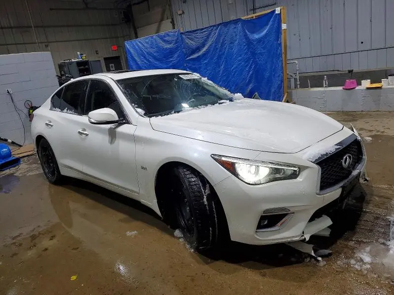 2018 INFINITI Q50 LUXE  