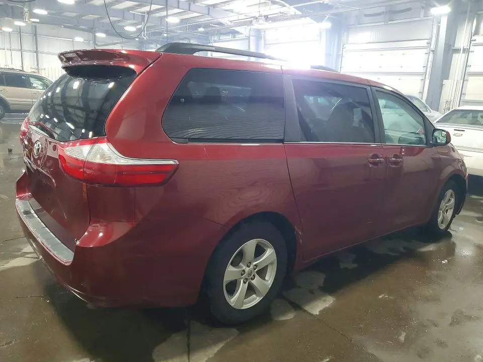 2015 TOYOTA SIENNA LE  