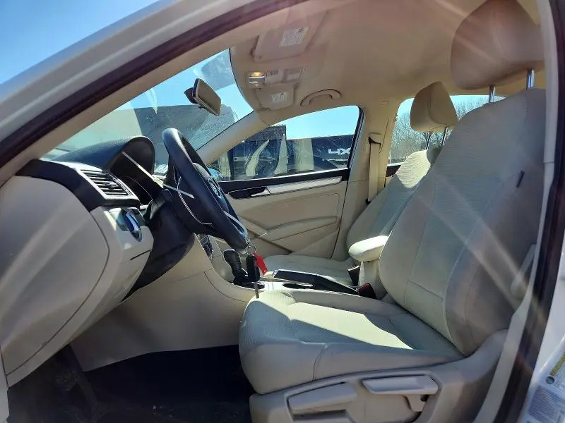 2017 VOLKSWAGEN PASSAT S  