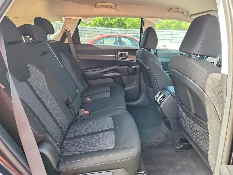 2025 KIA SORENTO LX  