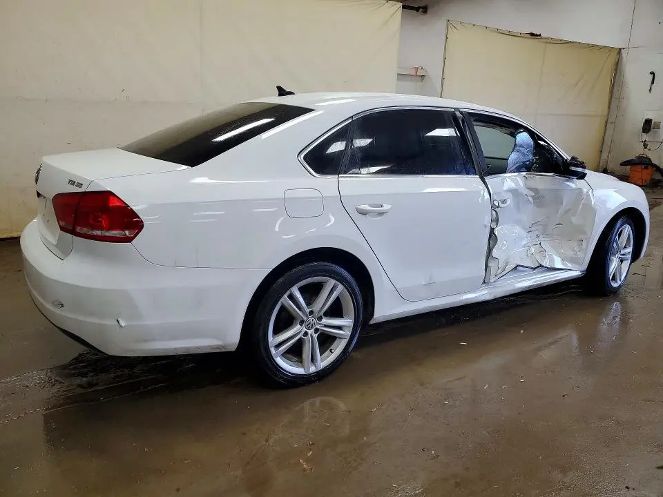 2014 VOLKSWAGEN PASSAT SE  