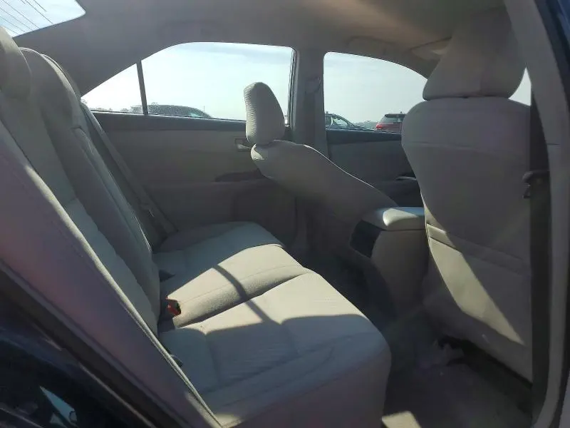 2016 TOYOTA CAMRY LE  