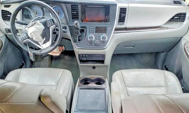 2016 TOYOTA SIENNA XLE 8-PASSENGER  