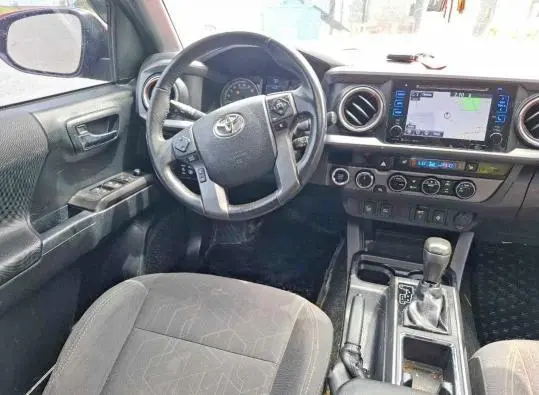 2017 TOYOTA TACOMA SR5 V6  