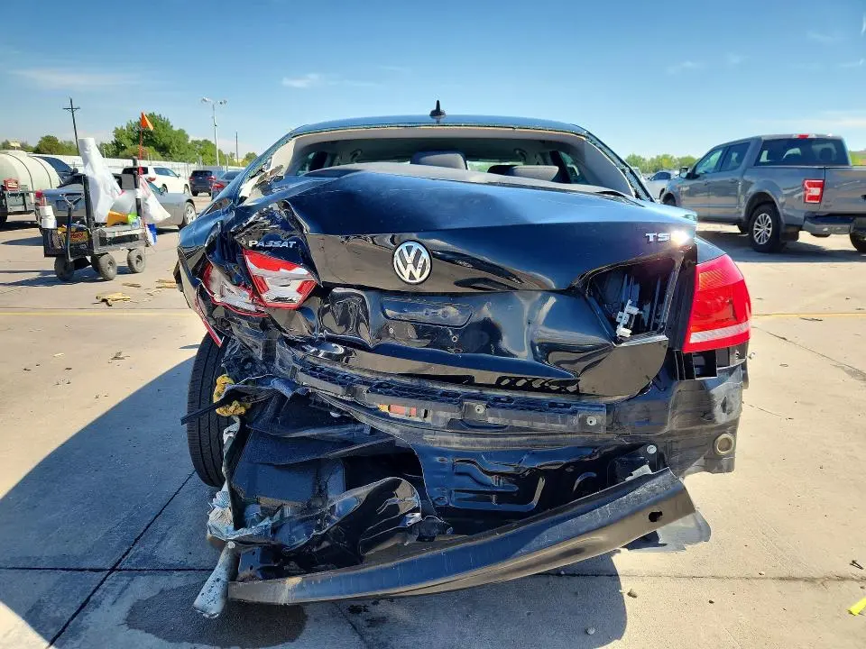 2015 VOLKSWAGEN PASSAT S  