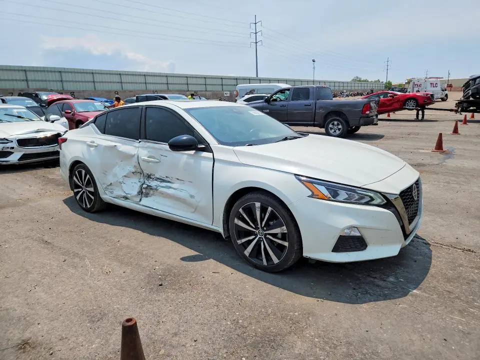 2021 NISSAN ALTIMA SR  