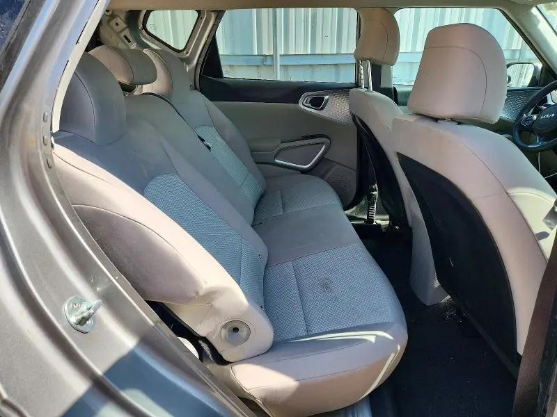 2022 KIA SOUL LX  