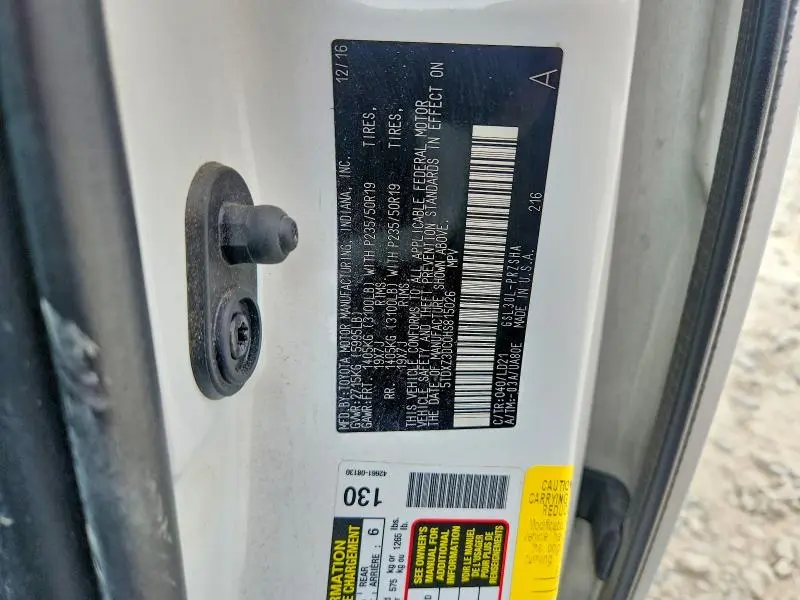 2017 TOYOTA SIENNA SE 8-PASSENGER  
