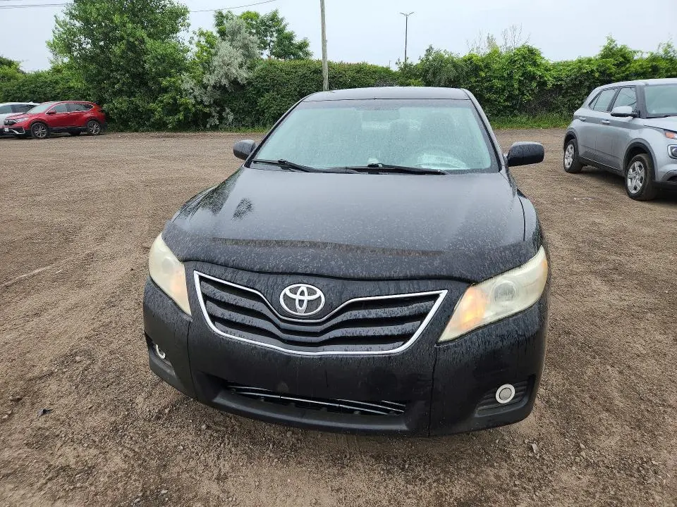 2011 TOYOTA CAMRY LE V6  