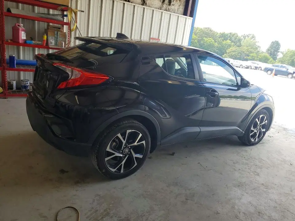 2019 TOYOTA C-HR XLE  