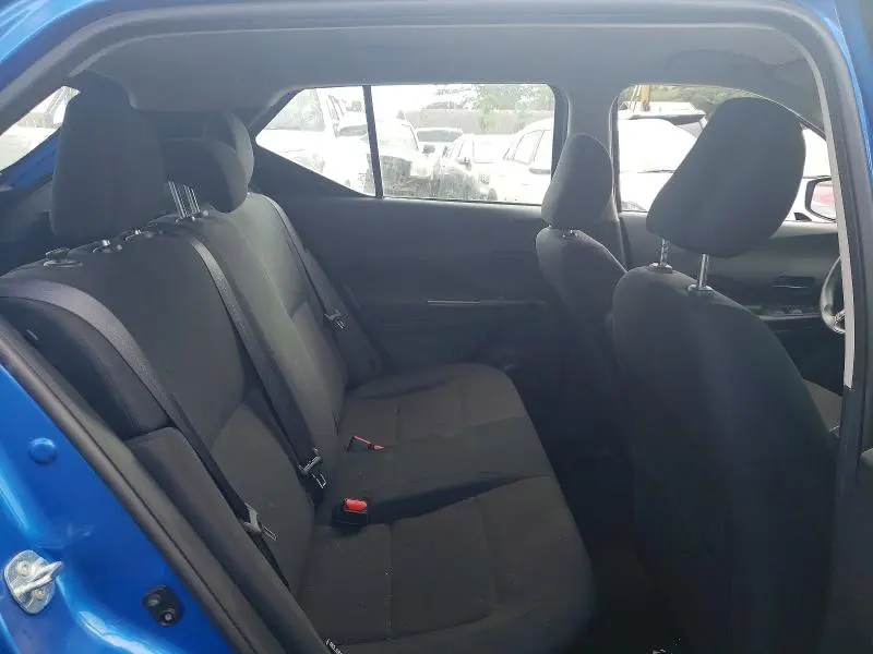 2024 NISSAN KICKS S  