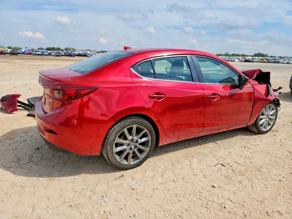2018 MAZDA 3 TOURING  
