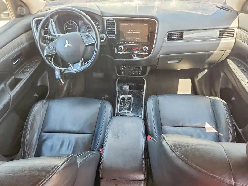 2020 MITSUBISHI OUTLANDER SE  