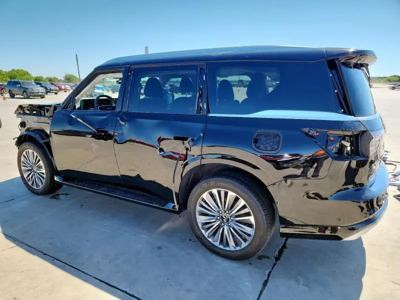 2025 INFINITI QX80 LUXE  