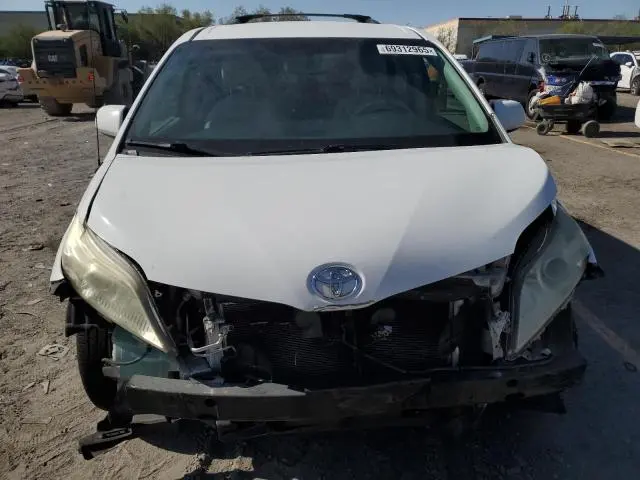 2012 TOYOTA SIENNA LE  