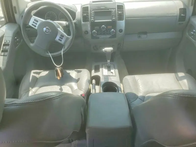 2017 NISSAN FRONTIER SL  