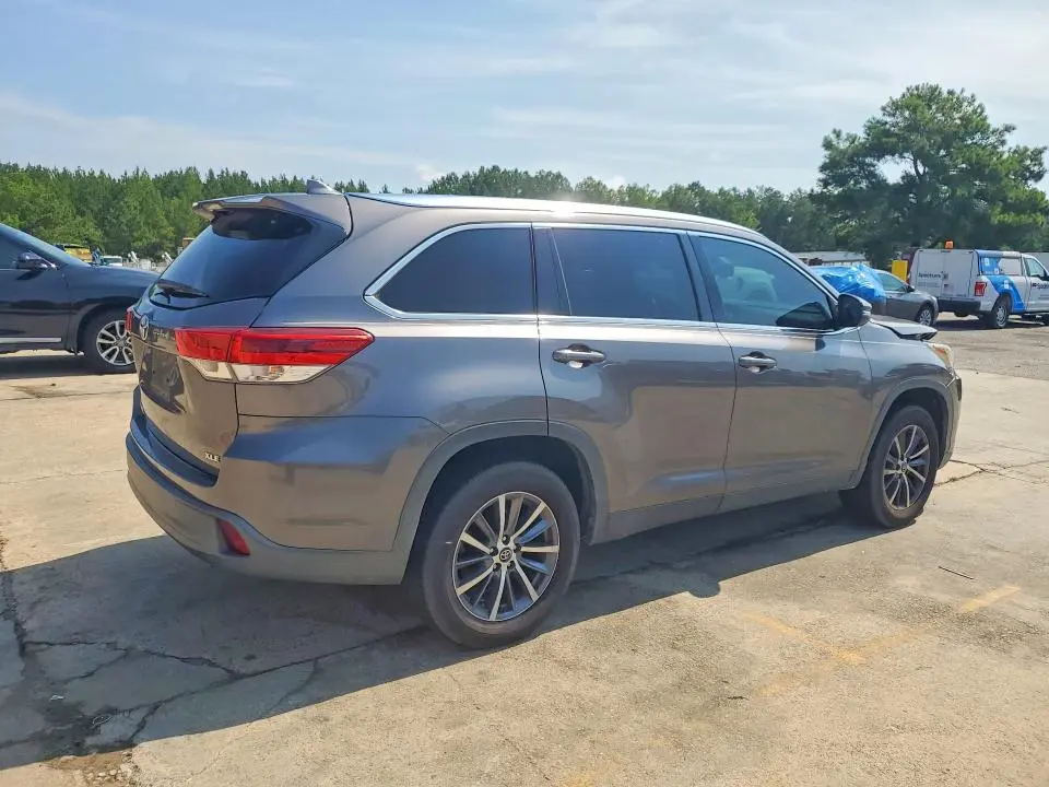 2019 TOYOTA HIGHLANDER XLE  