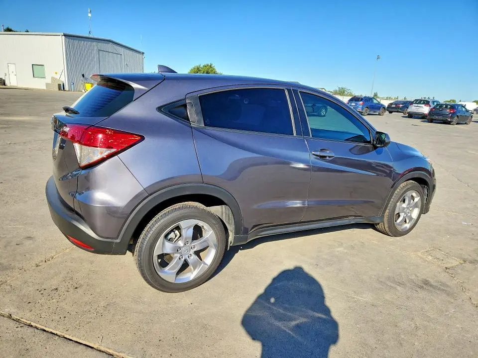2022 HONDA HR-V LX  