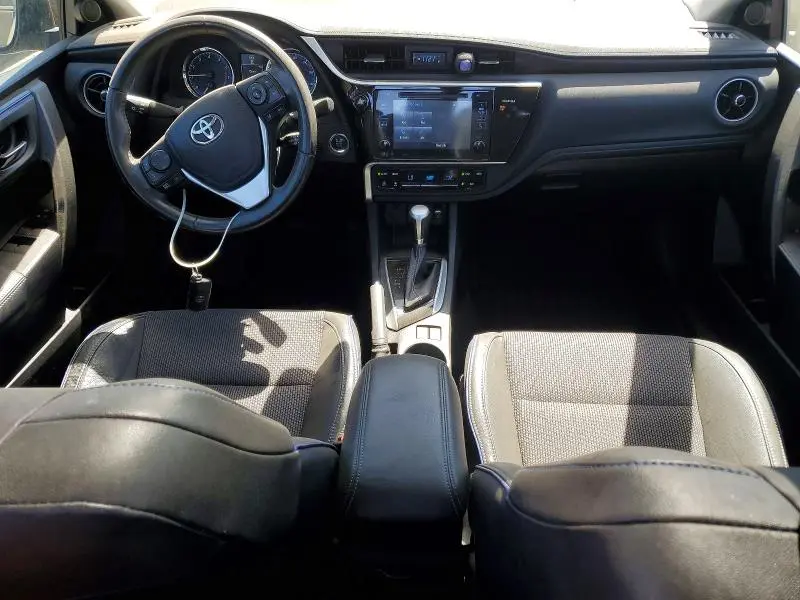 2017 TOYOTA COROLLA SE  
