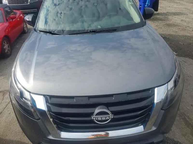 2024 NISSAN PATHFINDER S  