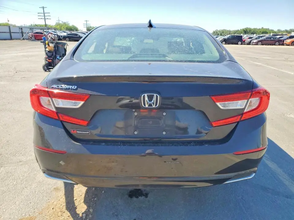2018 HONDA ACCORD LX  