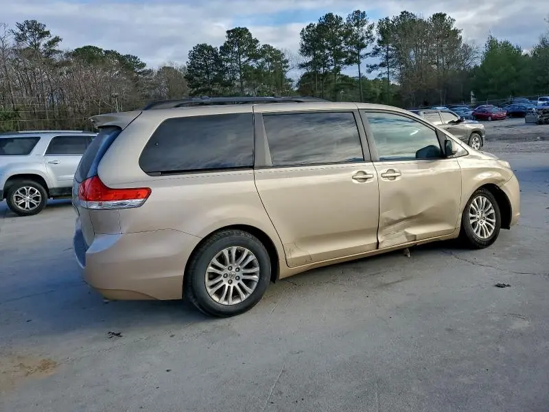 2012 TOYOTA SIENNA XLE  